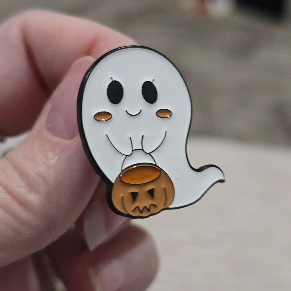 Ghost & Pumpkin ✦ Enamel Pin ✦ Kawaii Halloween Jack-o’-Lantern Brooch Secure - Picture 2 of 4
